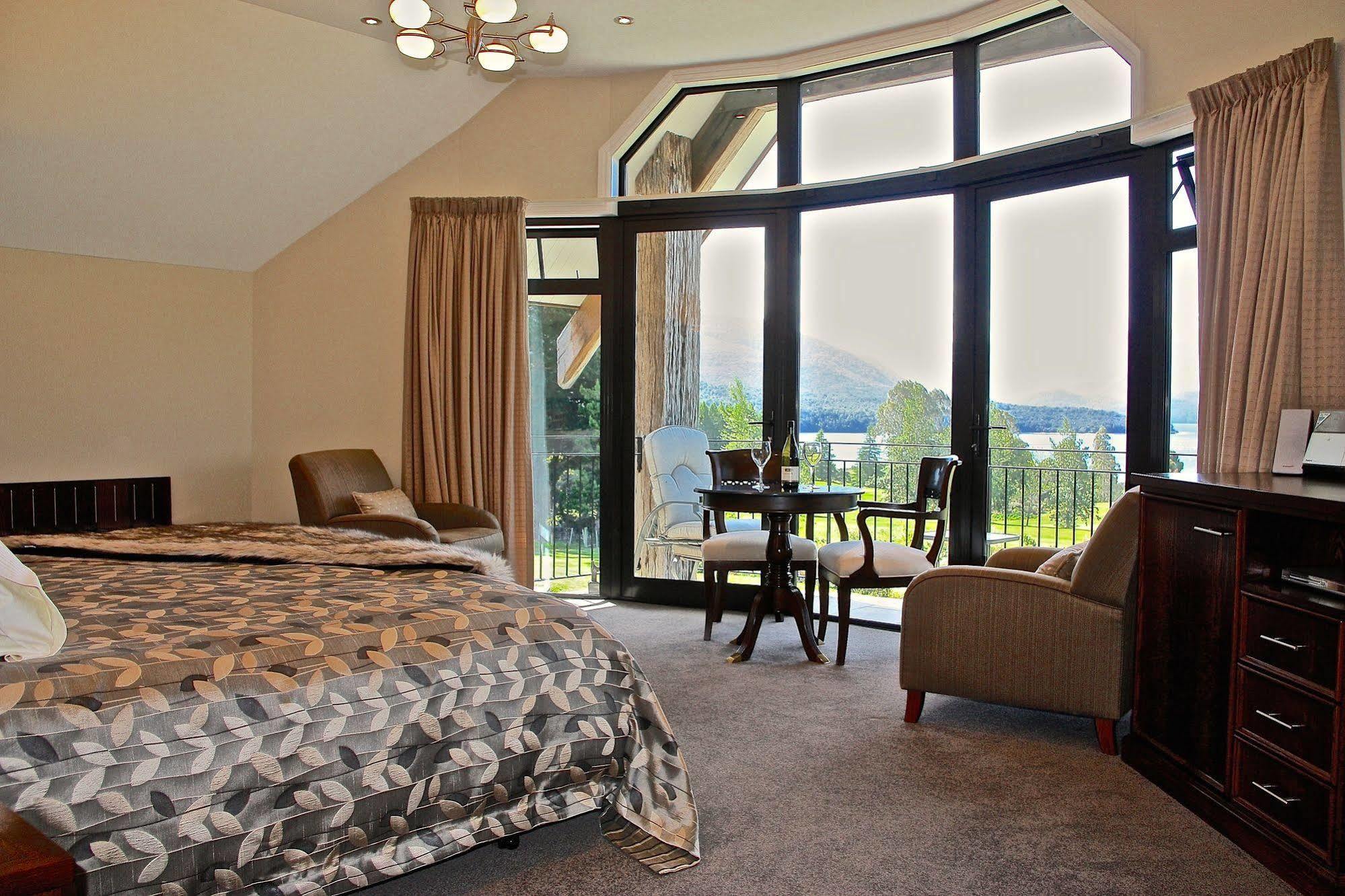 Dock Bay Lodge เทอาเนา ภายนอก รูปภาพ